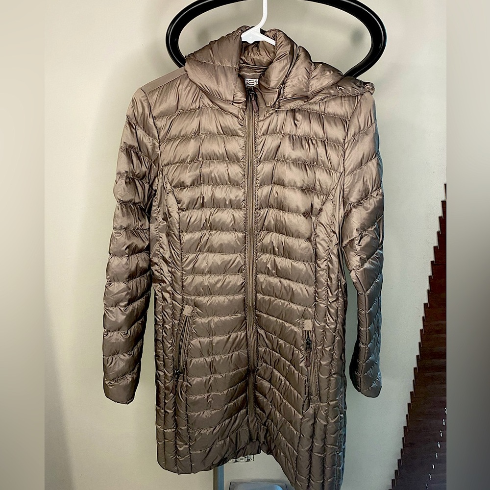32 Heat thin puffer jacket size Medium. Like New!